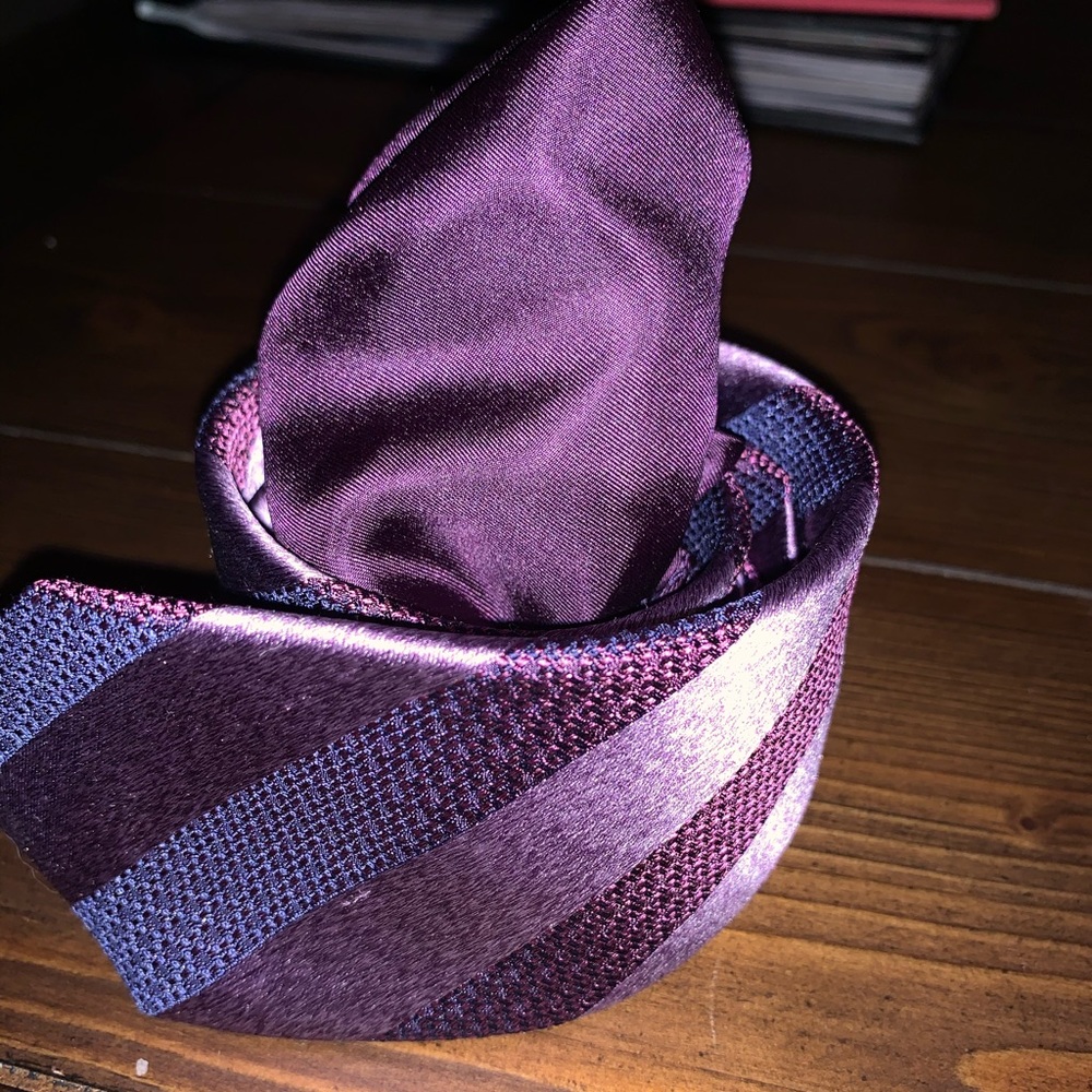 Purple Diagonal Stripped Tie & Pocket Silk!💜